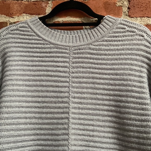 Max Studio sweater - Picture 2 of 5